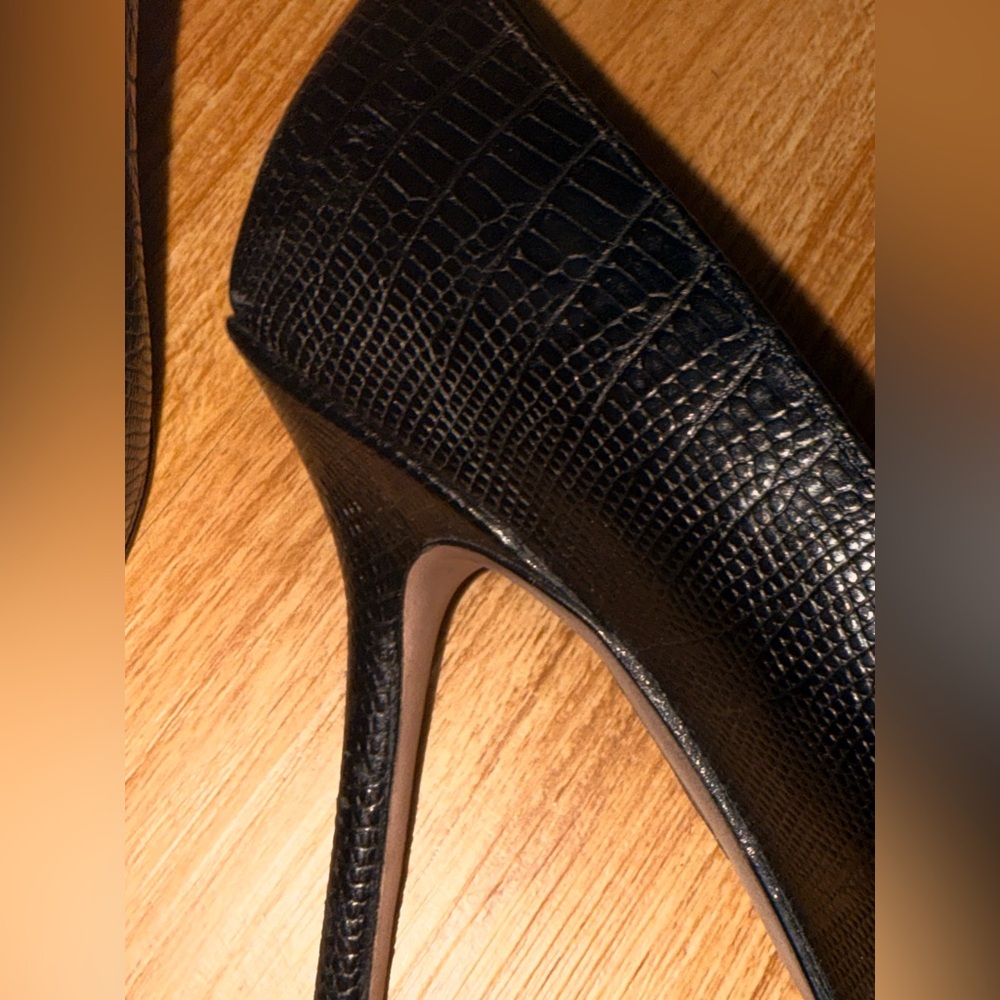 J.Crew ELSIE Made-in-Italy Black Embossed Leather Pointed Toe Pumps | Size 7.5 - Picture 3 of 9